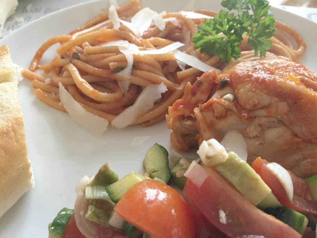 Kylling med tomatsovs