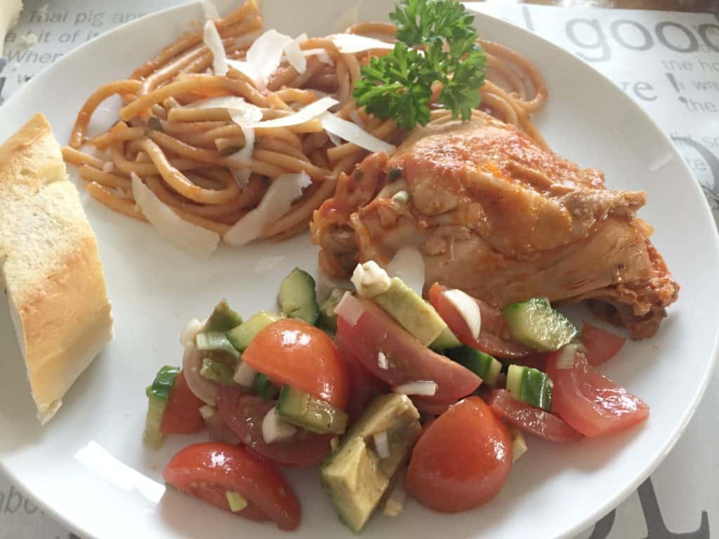 Kylling med tomatsovs