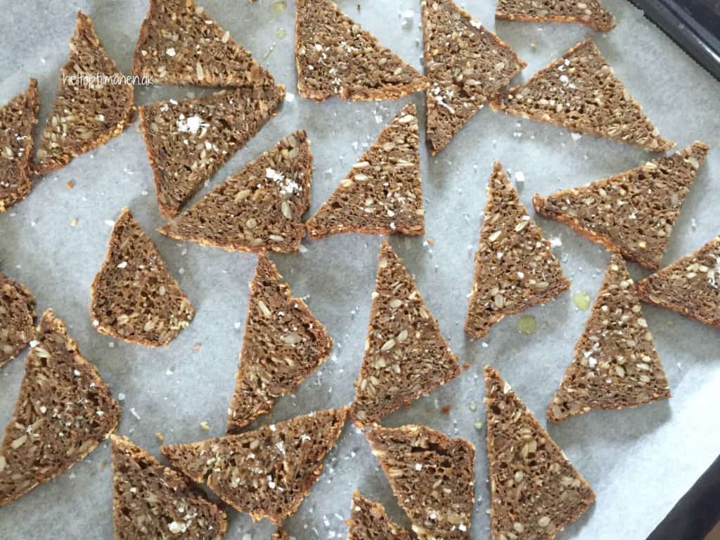 Rugbrødschips avokadodip