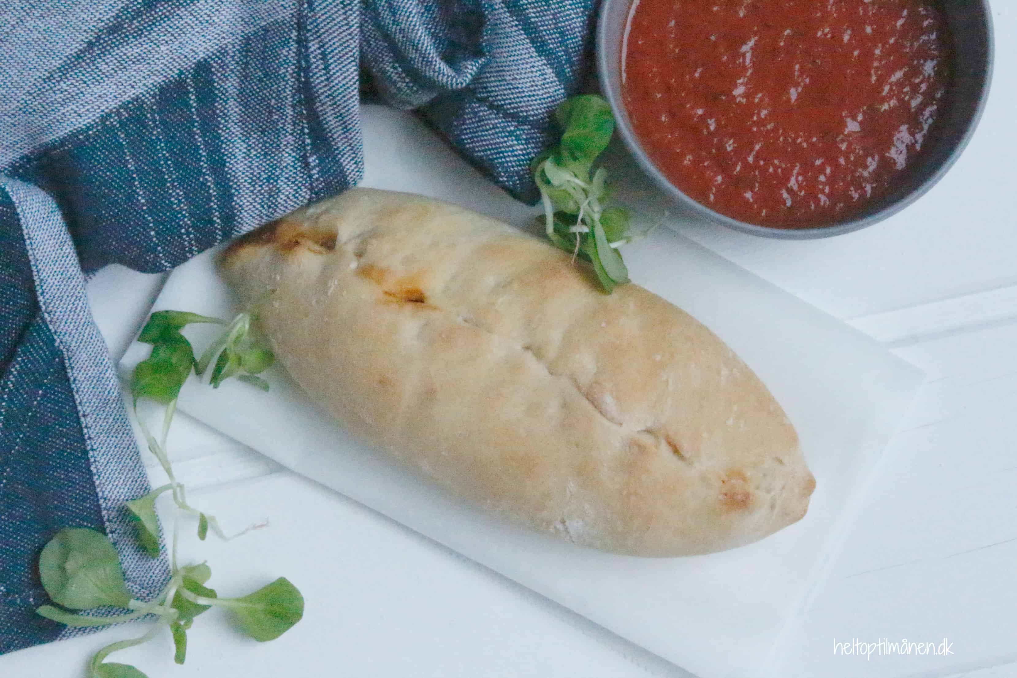 Calzone med spaghetti og kødsovs
