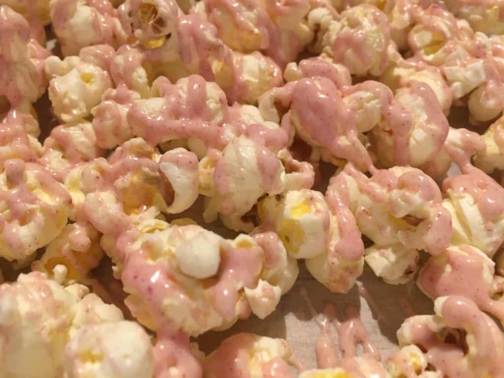 Farvede popcorn